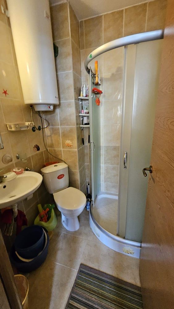 Модерен двустаен апартамент в затворен комплекс с басейни и водни атракции в района на Слънчев бряг