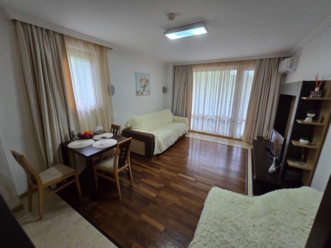 Луксозно студио на първа линия в Равда – стил, комфорт и директен достъп до плажа