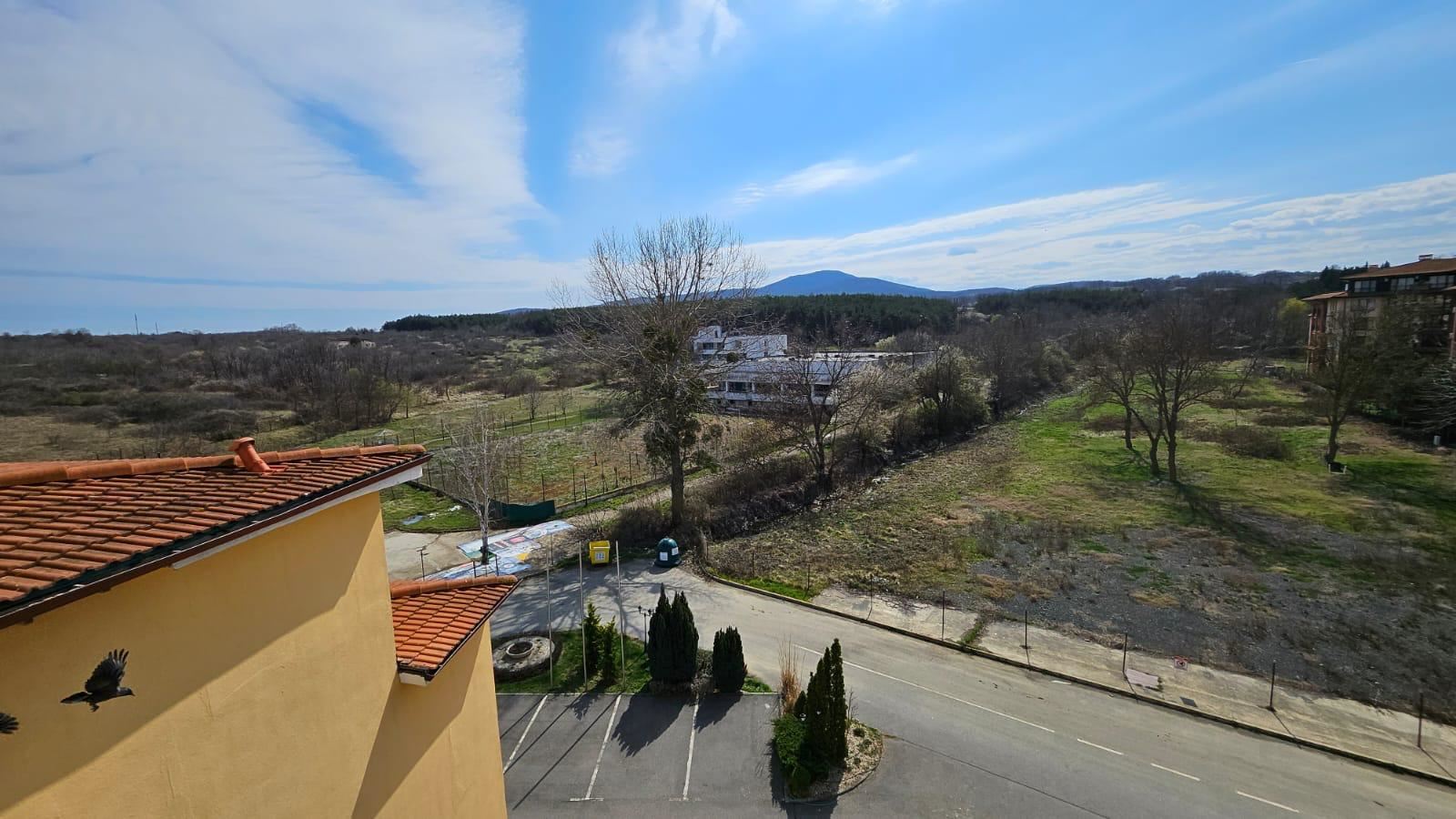 Просторен двустаен апартамент на първа линия море в Царево с пълно обзавеждане