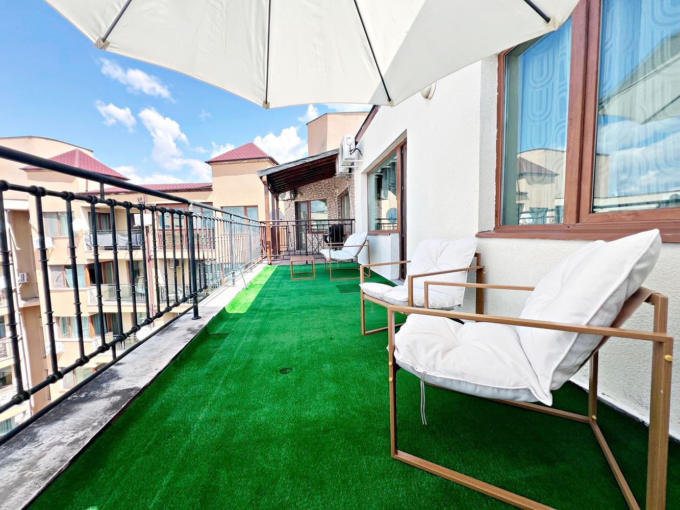 Стилен двустаен апартамент с ниска такса поддръжка в отличен комплекс в Слънчев бряг – готов за нанасяне или инвестиция