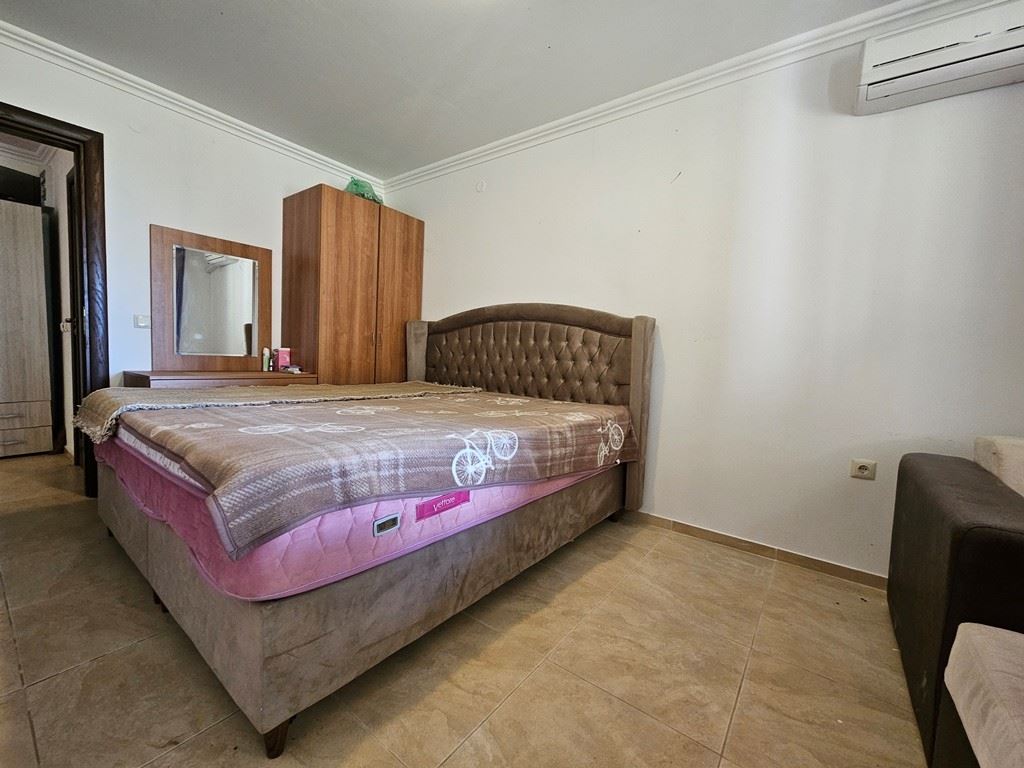 Лукс на първа линия – стилен апартамент с веранда, собствена градина и морска гледка в Свети Влас