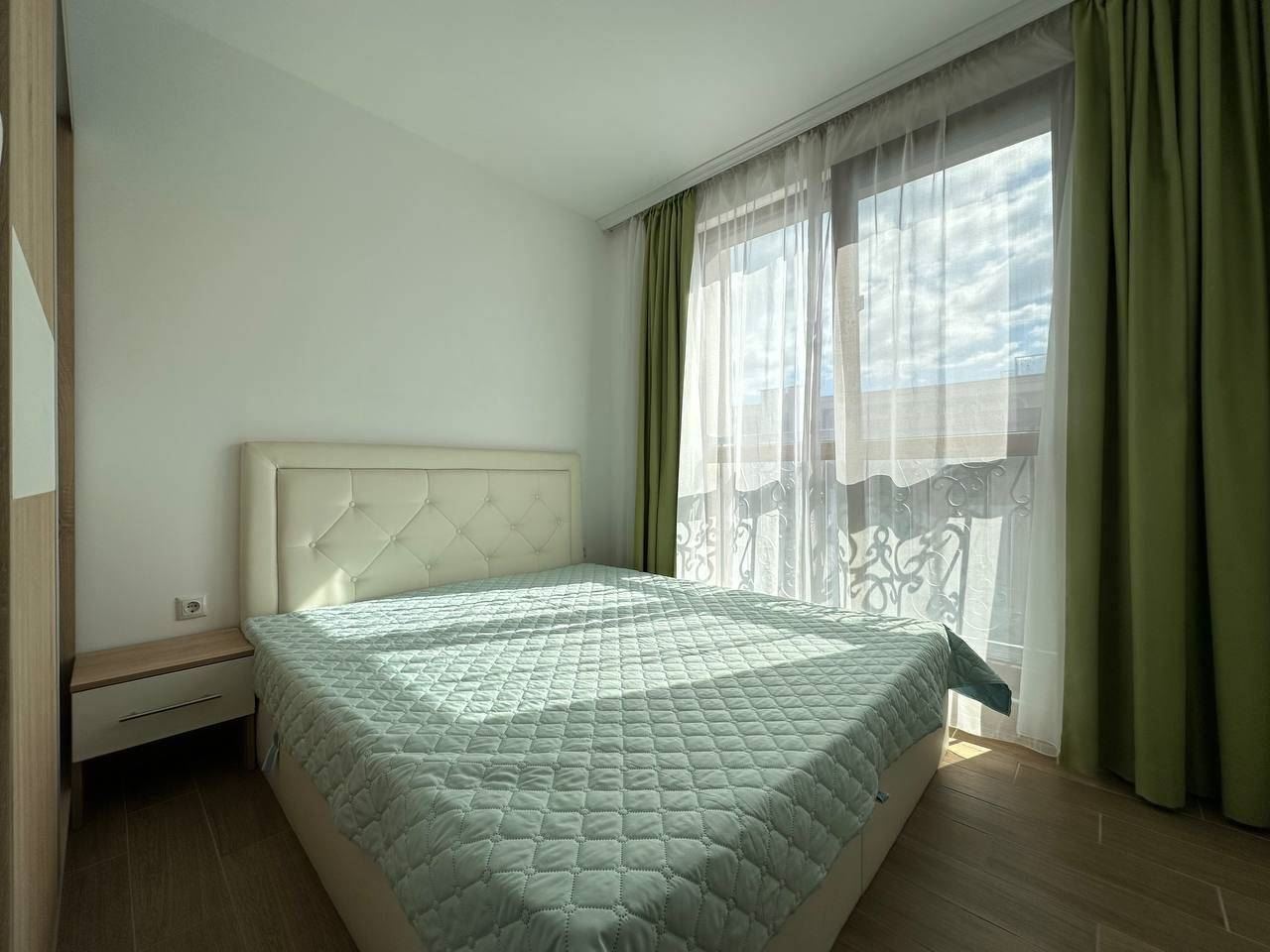 Тристаен апартамент в елитен комплекс на Слънчев бряг – модерен лукс, комфорт и морска атмосфера