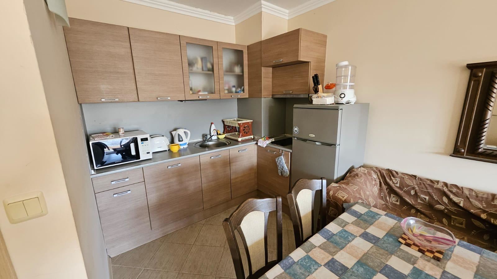 Просторен двустаен апартамент на първа линия море в Царево с пълно обзавеждане