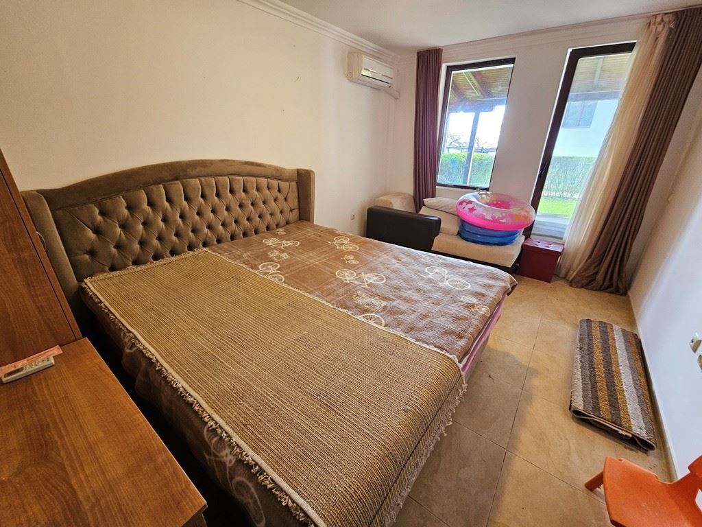 Лукс на първа линия – стилен апартамент с веранда, собствена градина и морска гледка в Свети Влас