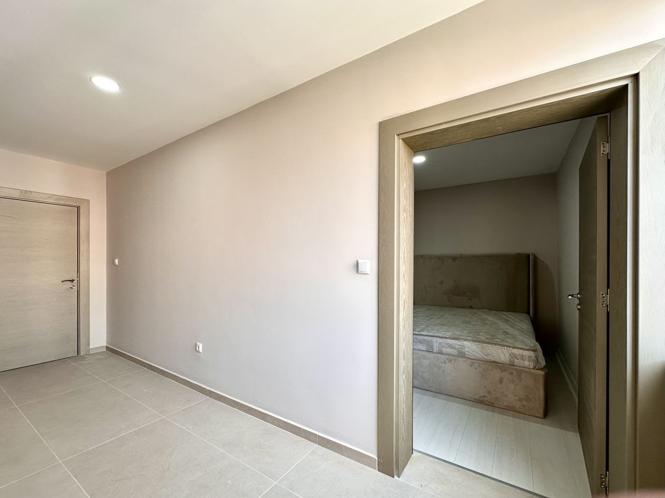 Уютен двустаен апартамент с гледка към басейн и зелени площи в Слънчев бряг – готов за ползване