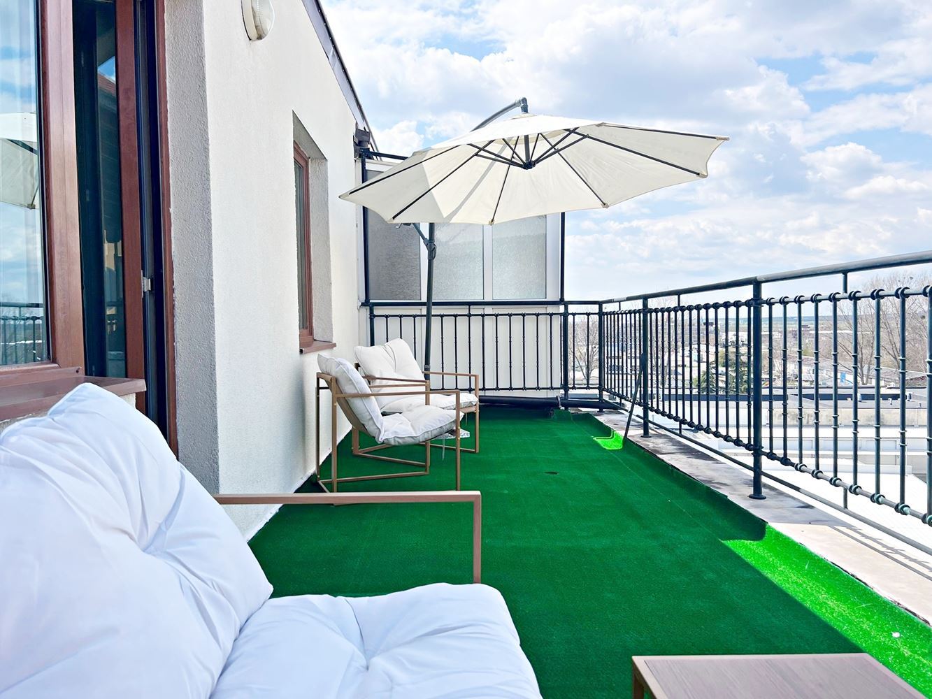 Стилен двустаен апартамент с ниска такса поддръжка в отличен комплекс в Слънчев бряг – готов за нанасяне или инвестиция