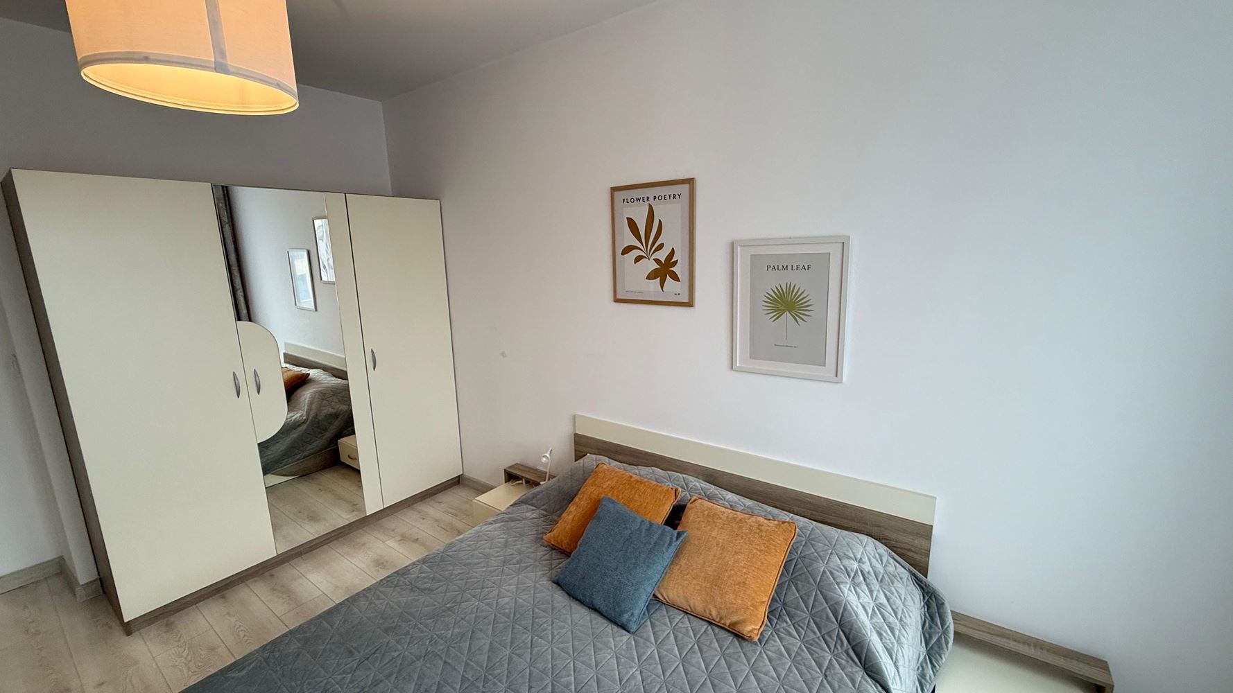 Просторен и модерен двустаен апартамент с всички удобства в Поморие