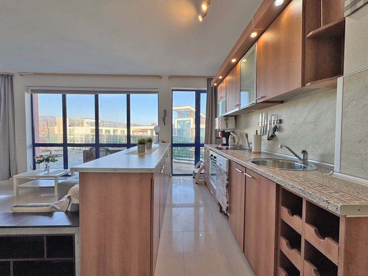 Луксозен пентхаус в Слънчев бряг с впечатляваща панорамна тераса и отлична локация