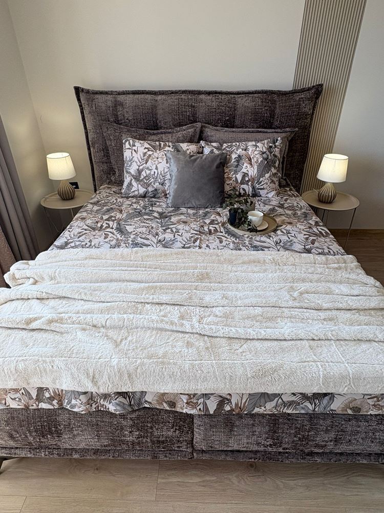 Две независими жилищни пространства с морска гледка в центъра на Свети Влас – дизайнерски интериор и собствено паркомясто