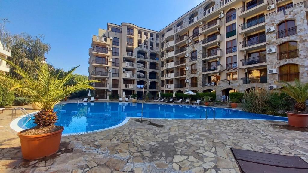 Просторен тристаен апартамент с отличен потенциал в Слънчев бряг – 110 м² комфорт и функционалност
