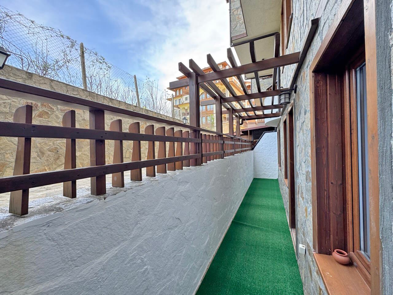 Просторен двустаен апартамент в престижен комплекс в Свети Влас – на 200 метра от морето