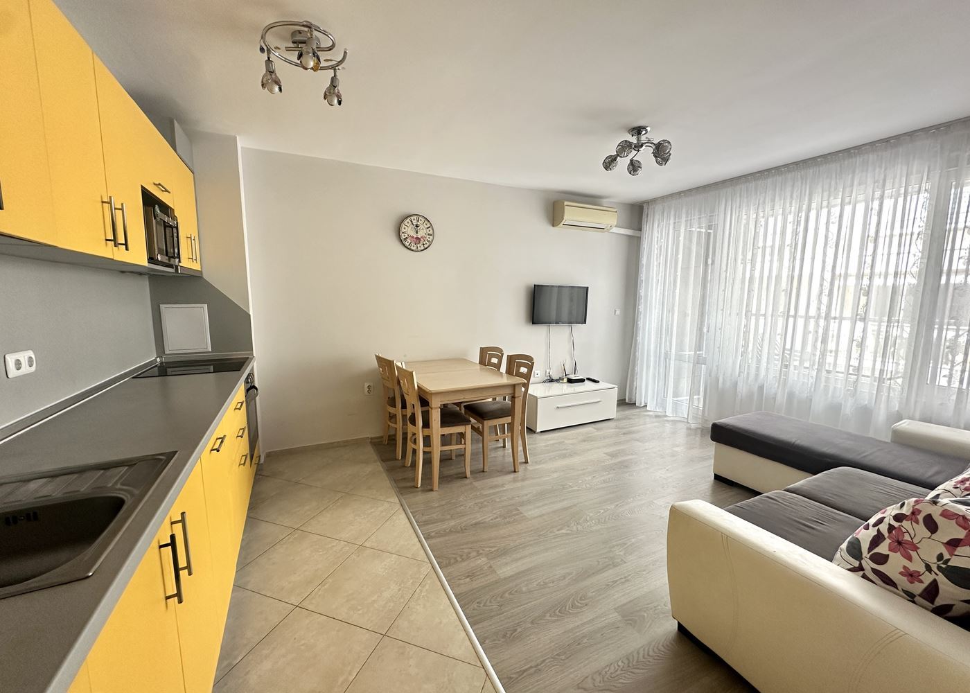 Двустаен апартамент на 100 м от плажа в Поморие – комфорт, удобство и морска гледка