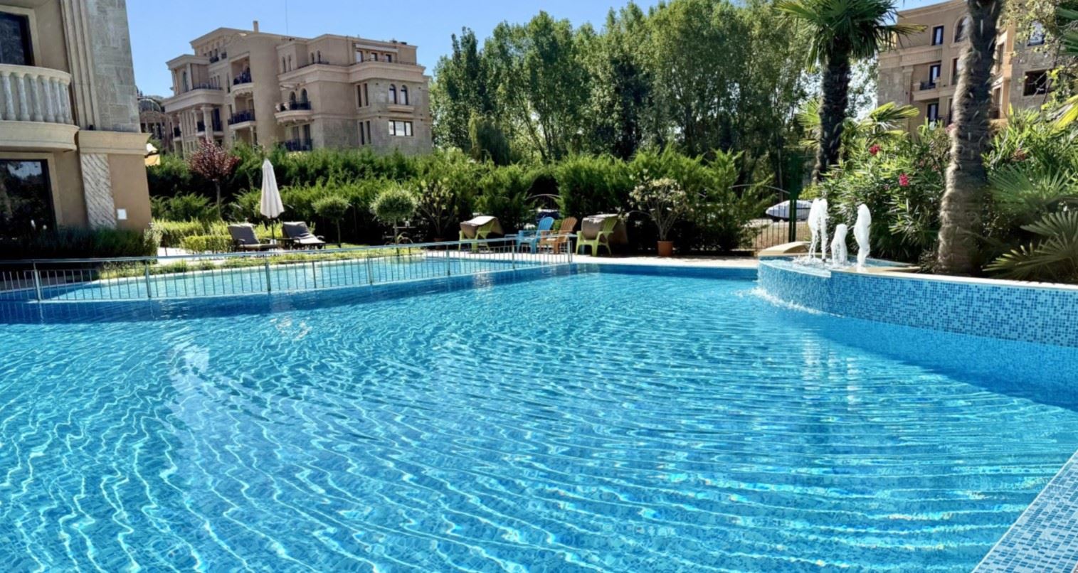 Пентхаус с впечатляваща тераса и панорамна гледка – стил и простор на последния етаж