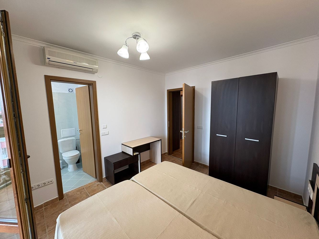 Панорамен двустаен апартамент на първа линия в Поморие с директна морска гледка