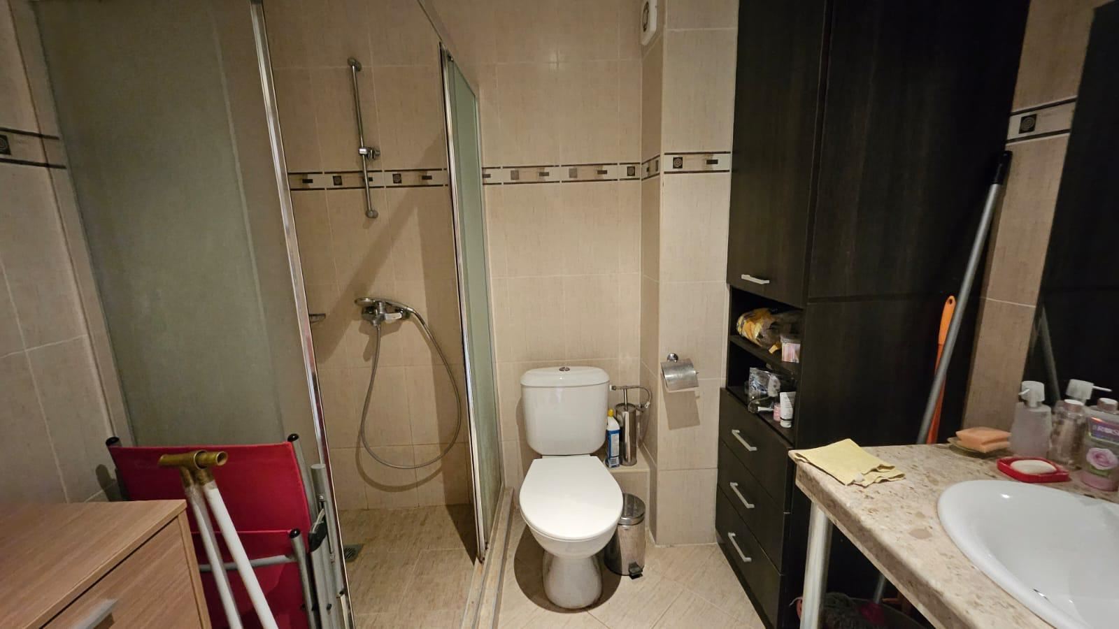 Просторен двустаен апартамент на първа линия море в Царево с пълно обзавеждане