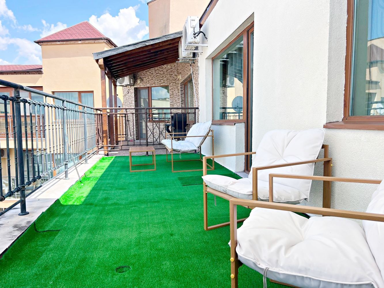 Стилен двустаен апартамент с ниска такса поддръжка в отличен комплекс в Слънчев бряг – готов за нанасяне или инвестиция