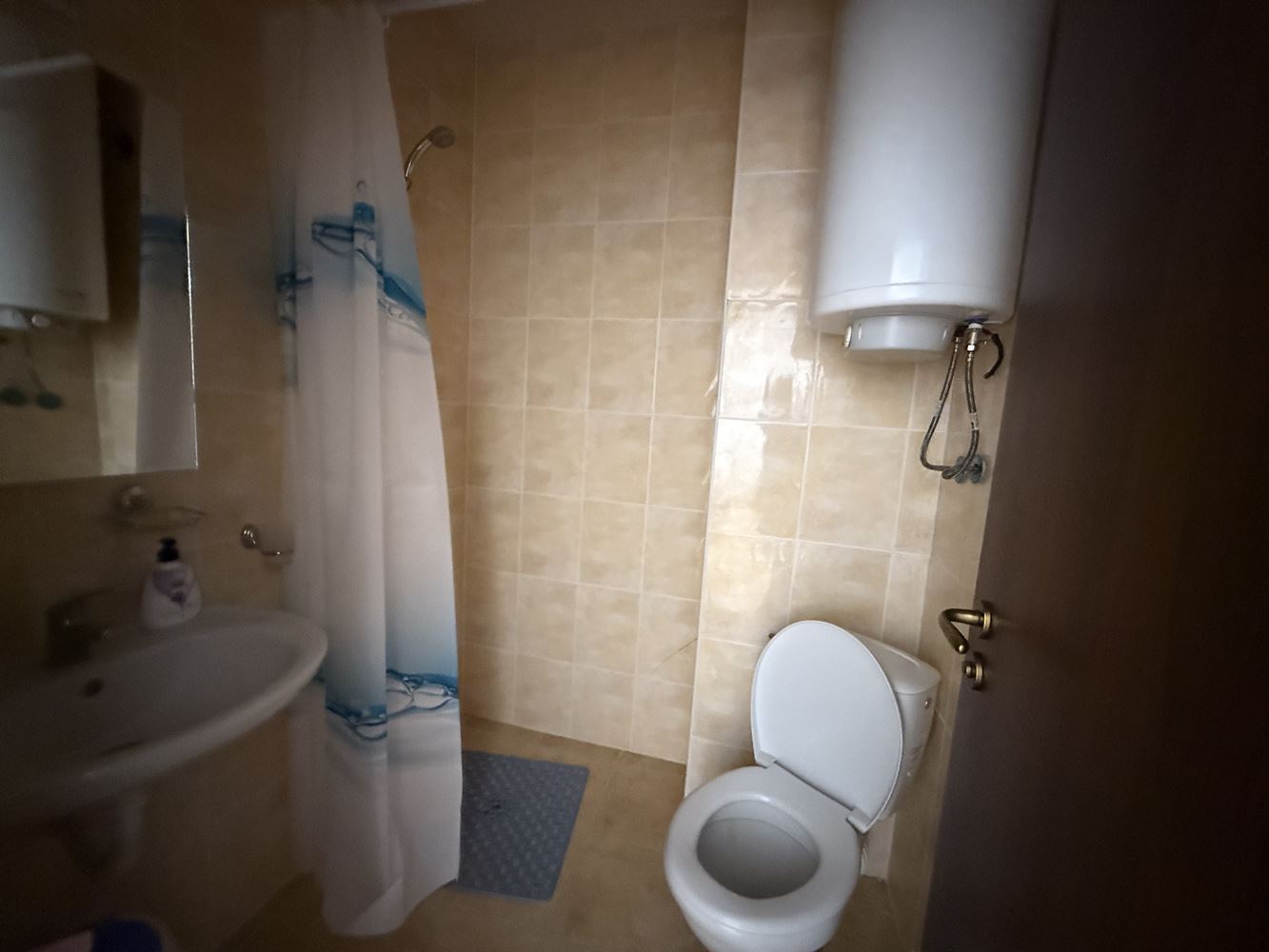 Обзаведен двустаен апартамент с гледка към басейна в района на Слънчев бряг