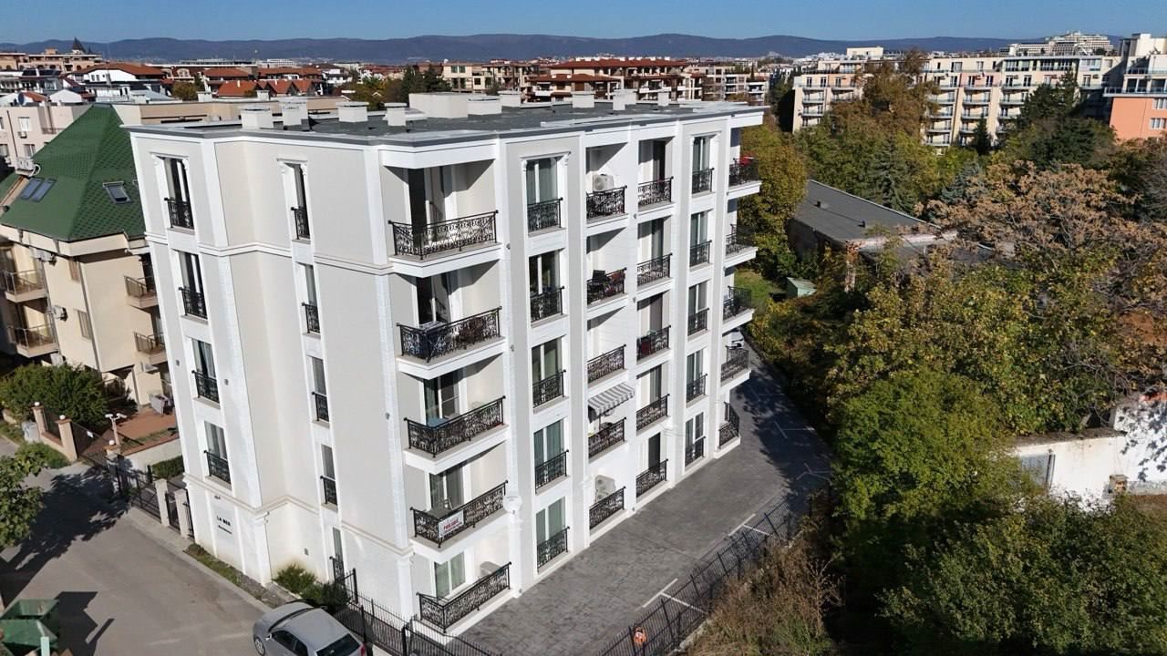 Ново партерно студио на 200 метра от плажа в Несебър – комфорт, стил и отлична локация