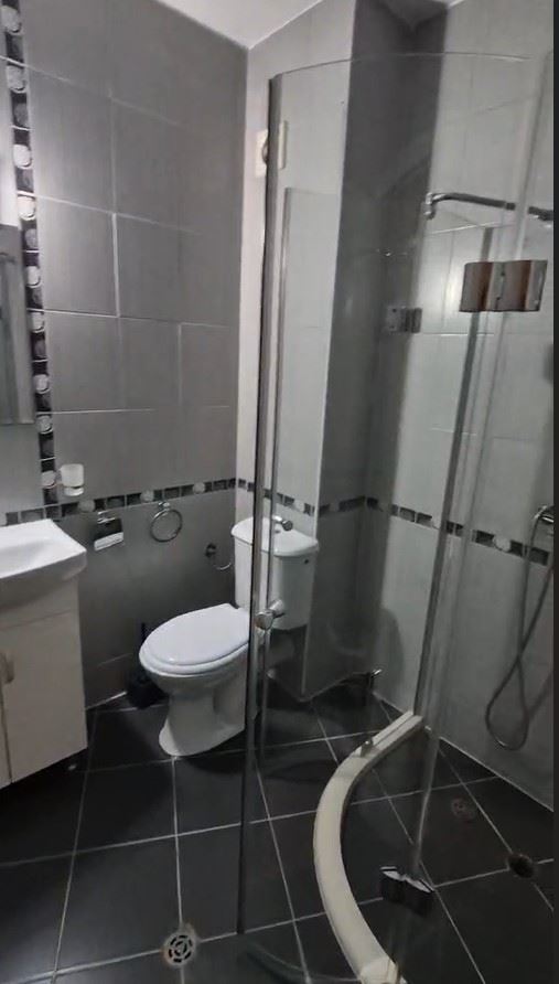 Просторен тристаен апартамент в Слънчев бряг – напълно обзаведен, отлична локация и готов за доходоносна инвестиция