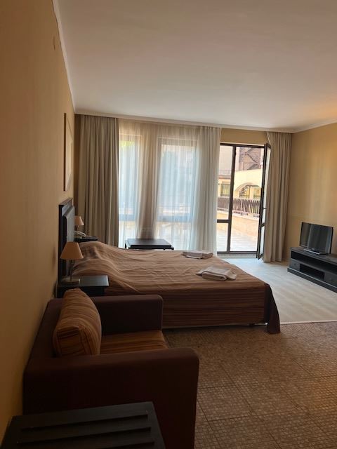 Просторно студио в луксозен комплекс само на 50 м от плажа в Слънчев бряг