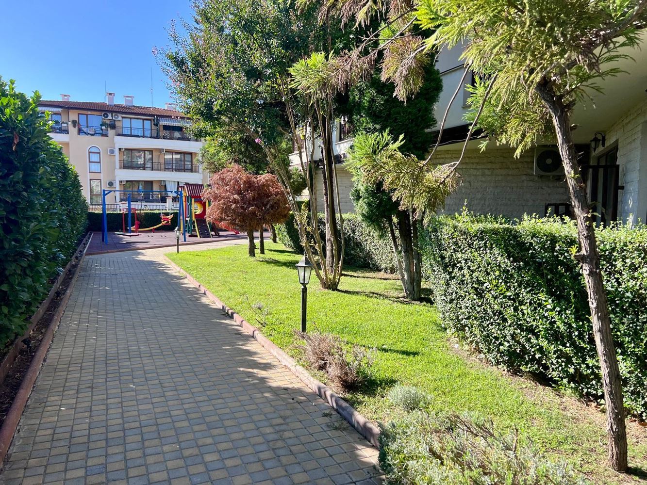 Студио с дизайнерски ремонт в Свети Влас – само на 200 м от морето