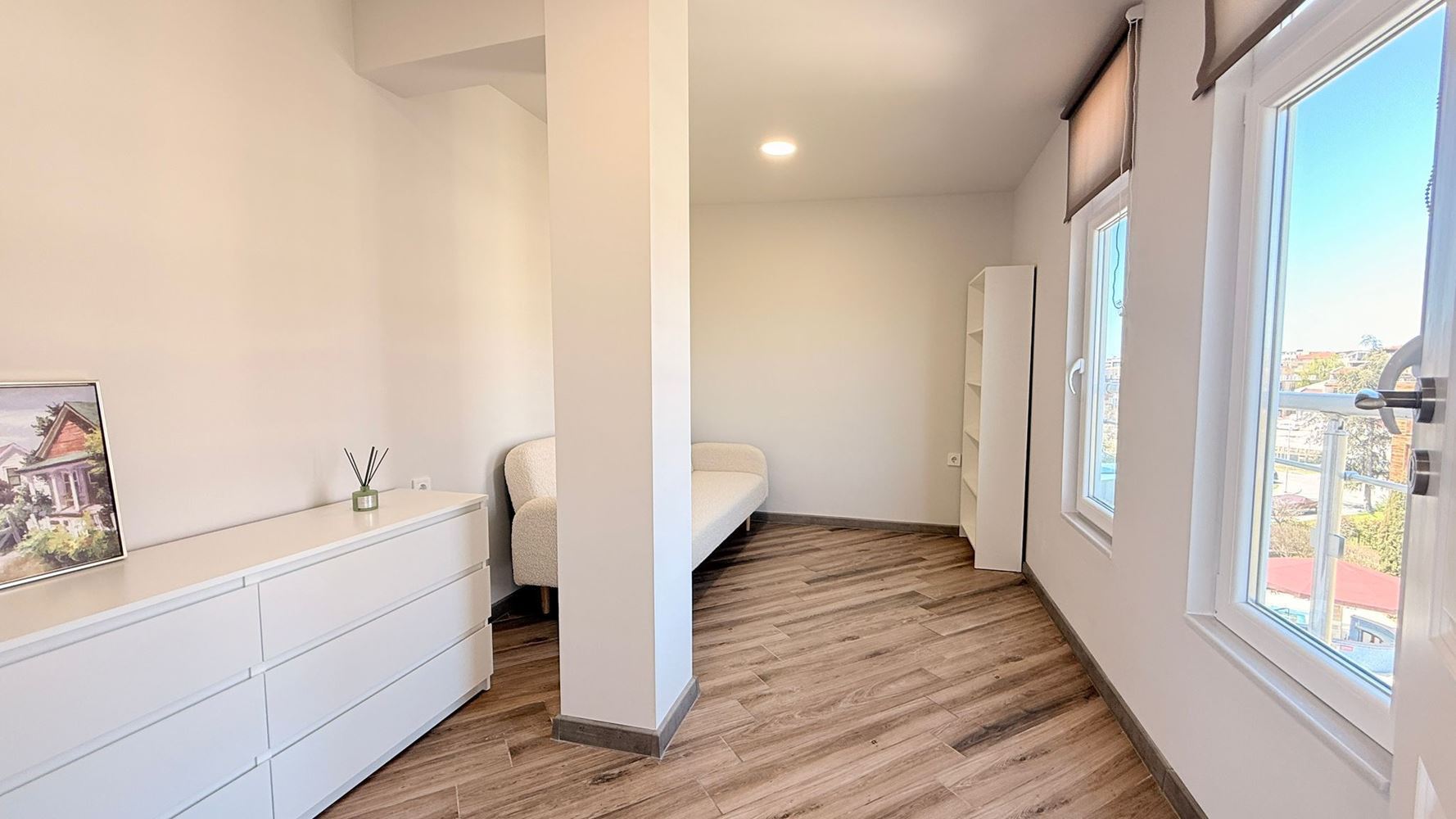 Луксозен четиристаен апартамент на първа линия в Равда – простор, престиж и впечатляваща морска панорама