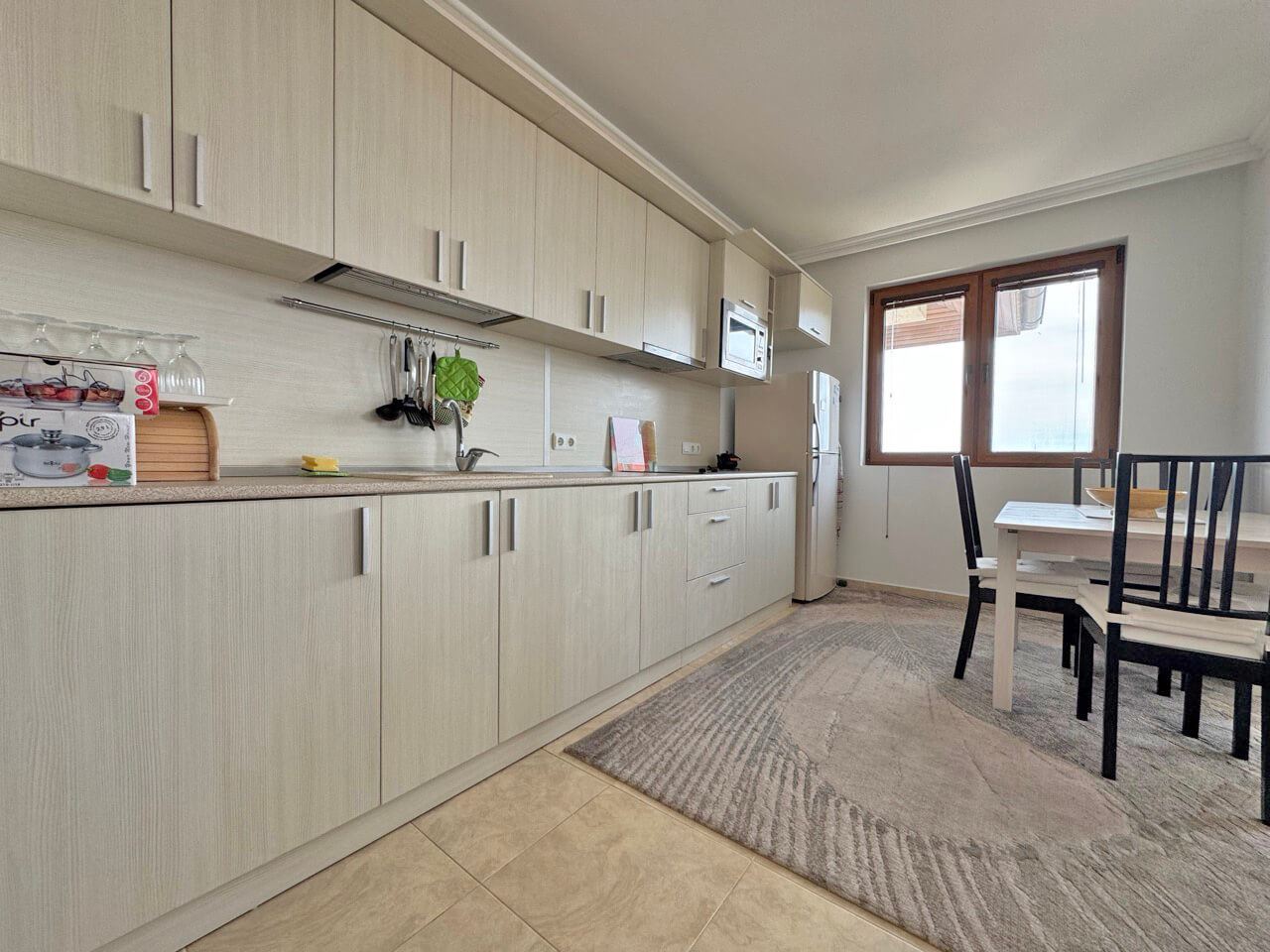 Просторен тристаен апартамент в бутиков комплекс на метри от морето в Свети Влас