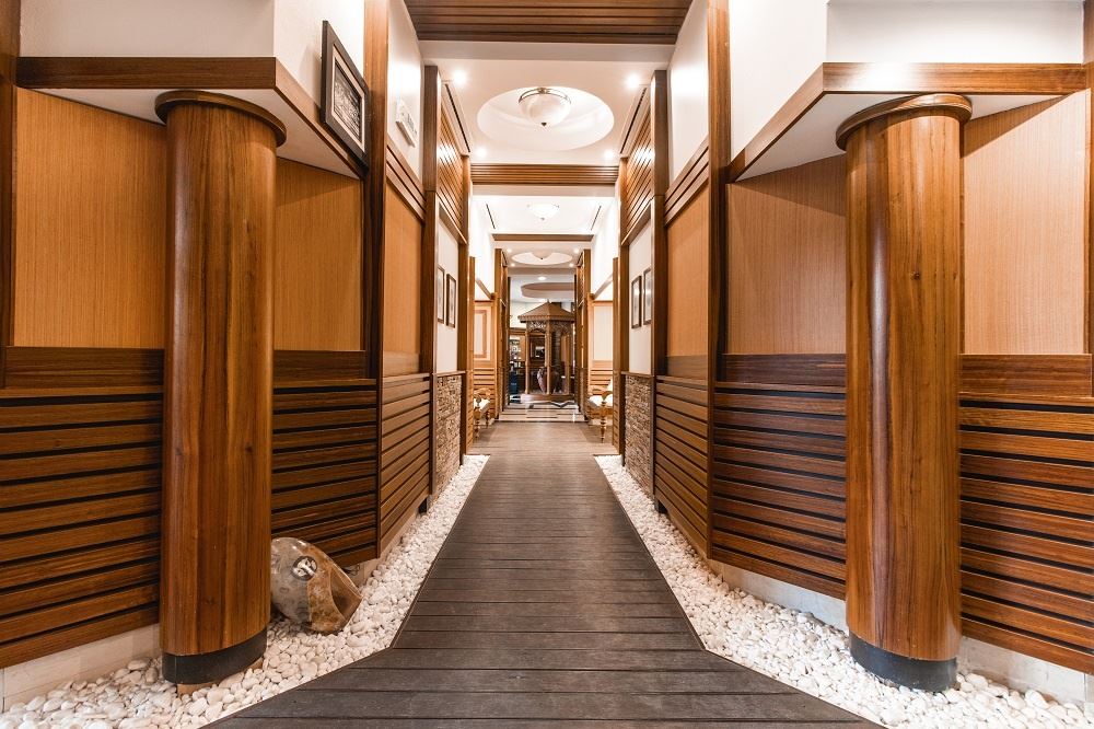 Високия стандарт и разнообразни удобства - страхотен двустаен апартамент в луксозен комплекс на първа линия в Равда