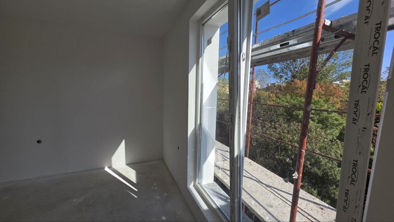 Модерно студио „до ключ“ в нова сграда – отлична локация и без такса поддръжка