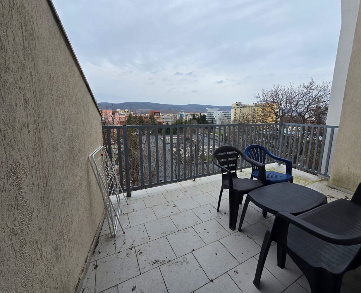 Стилно студио в центъра на Слънчев бряг,  с гледка към парка и града