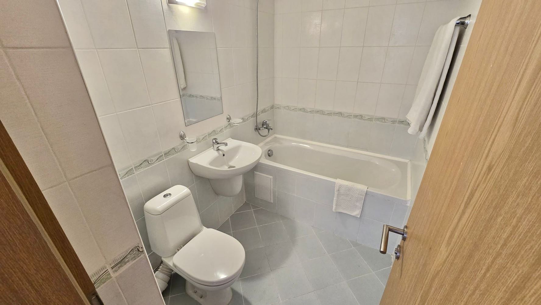 Привлекателен двустаен апартамент с гледка към басейна в Ахелой