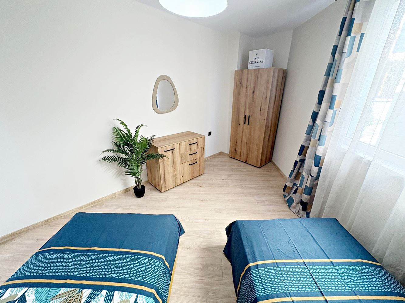 Две независими жилищни пространства с морска гледка в центъра на Свети Влас – дизайнерски интериор и собствено паркомясто