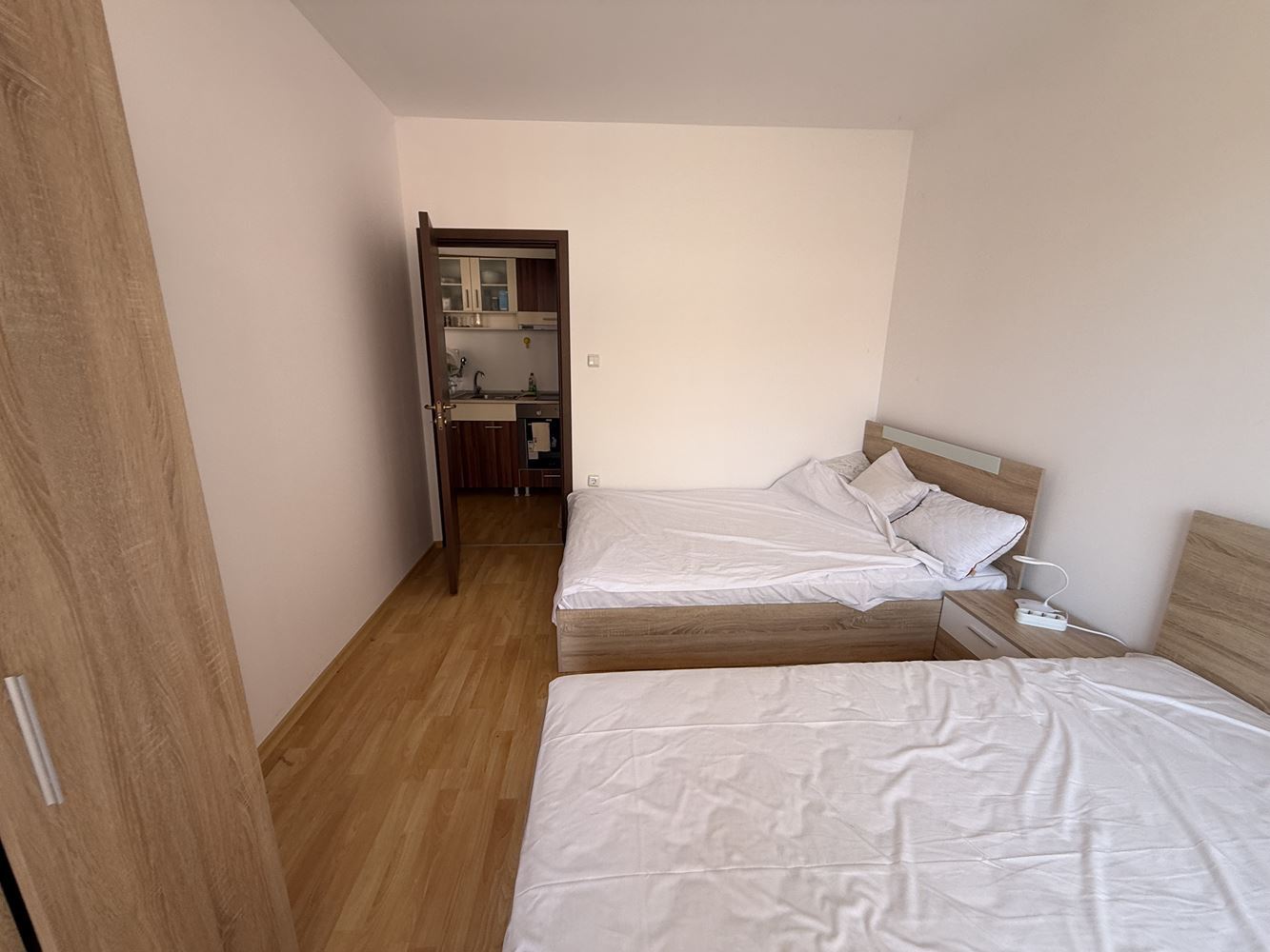 Обзаведен двустаен апартамент с гледка към басейна в района на Слънчев бряг