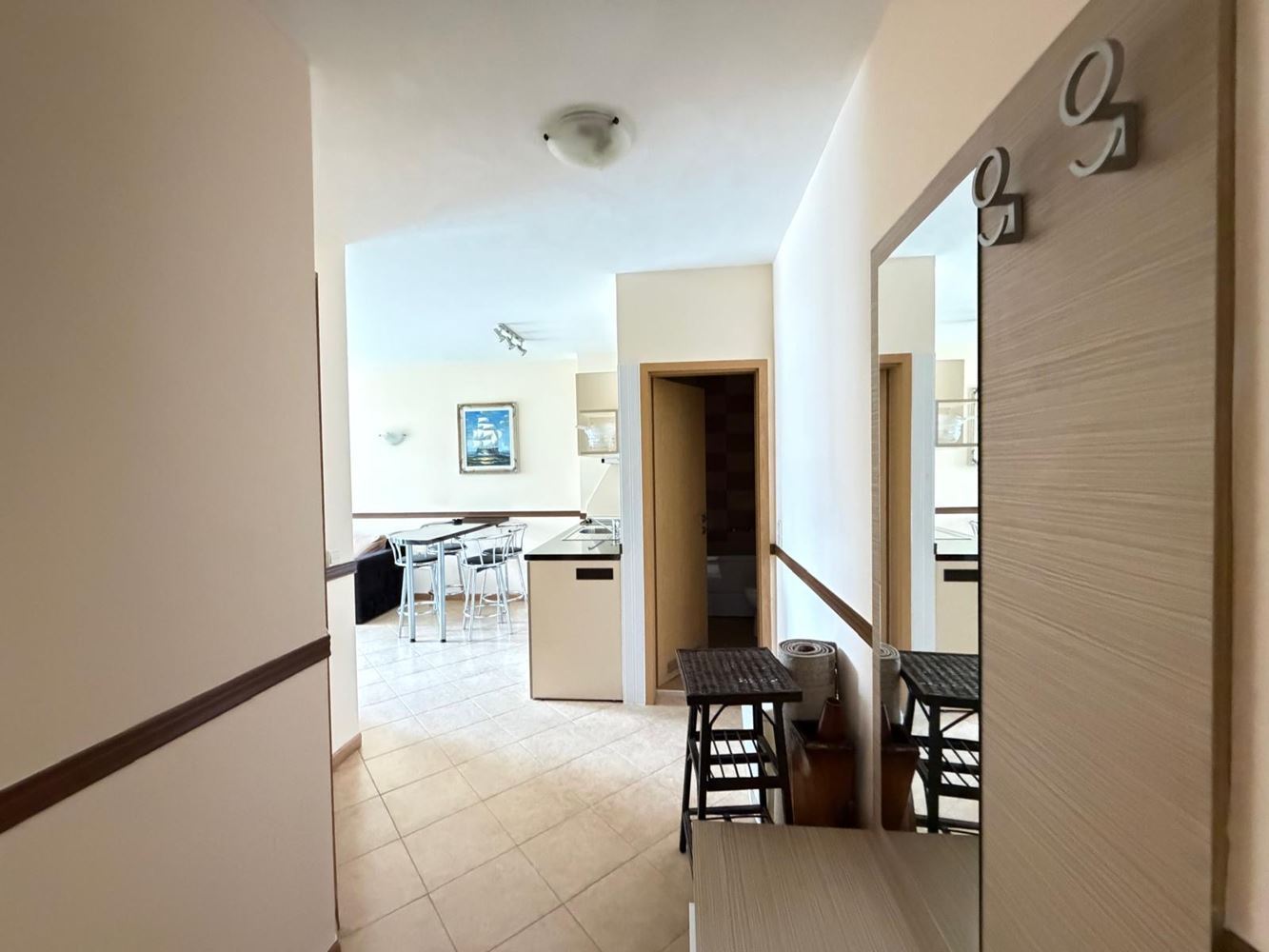 Просторен тристаен апартамент с директен излаз към собствен двор в Слънчев бряг – комфорт, лукс и уют