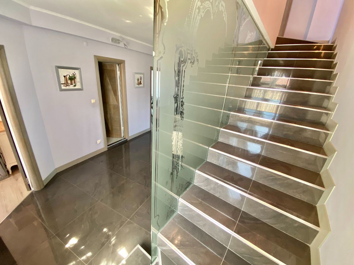 Уникален апартамент на две нива в комплекс от премиум клас в град Несебър