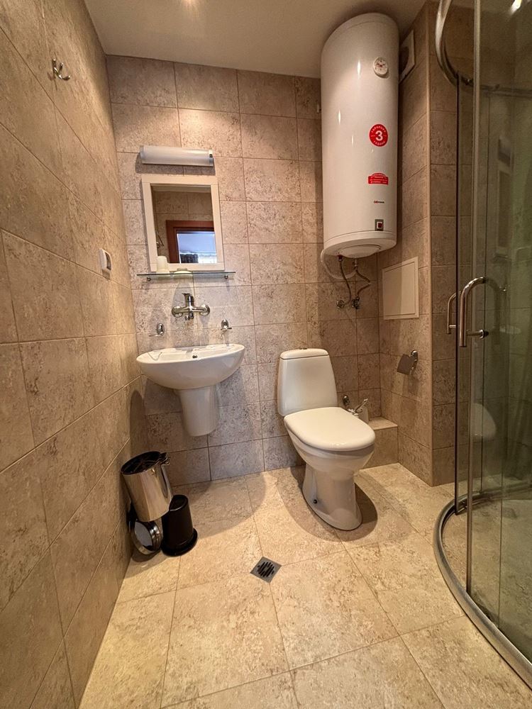 Просторен двустаен апартамент с гледка към басейна в Слънчев бряг; с възможност втора спалня  