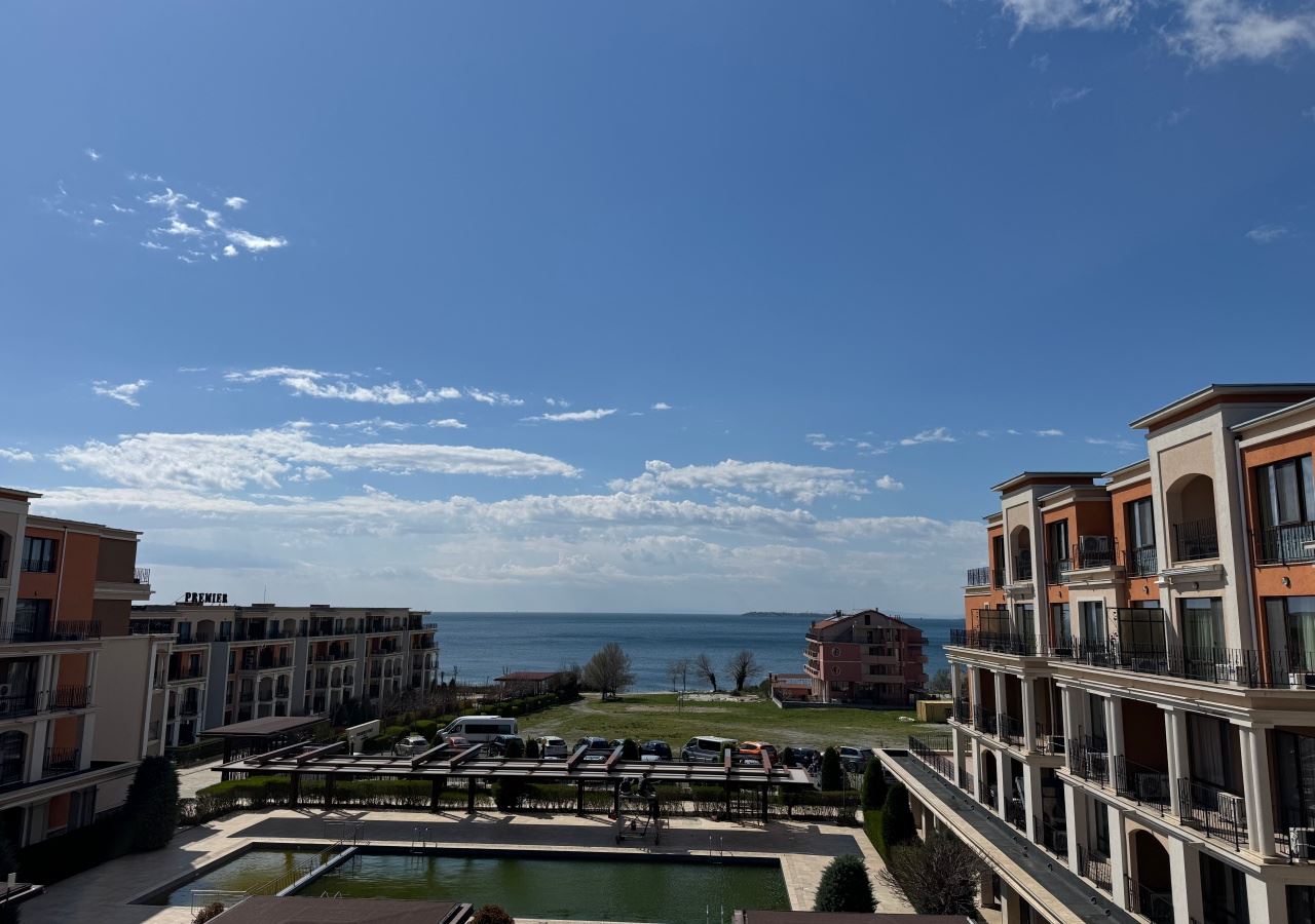 Студио на първа линия с гледка море в луксозен комплекс – напълно обзаведено и готово за ползване