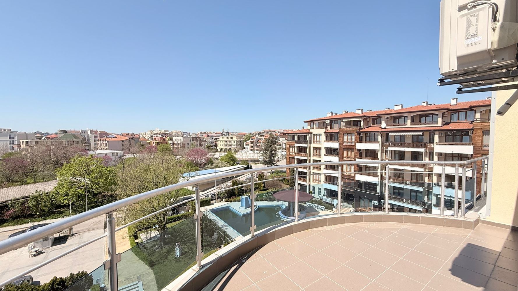 Луксозен четиристаен апартамент на първа линия в Равда – простор, престиж и впечатляваща морска панорама