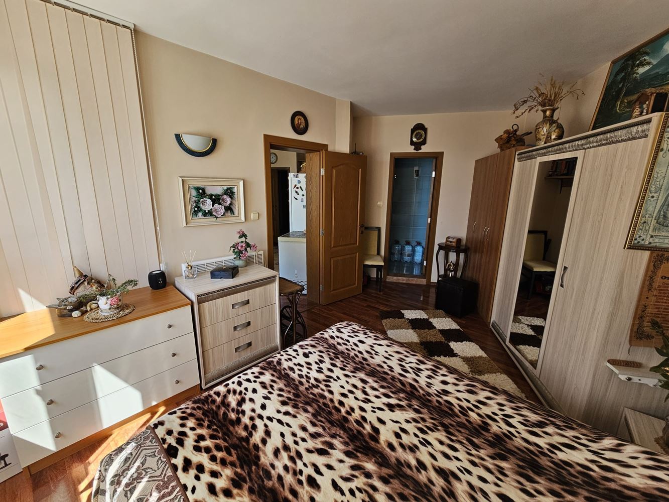 Двустаен апартамент с морска панорама в Свети Влас – престиж, комфорт и локация на 100 м от плажа. С паркомясто в комплекса