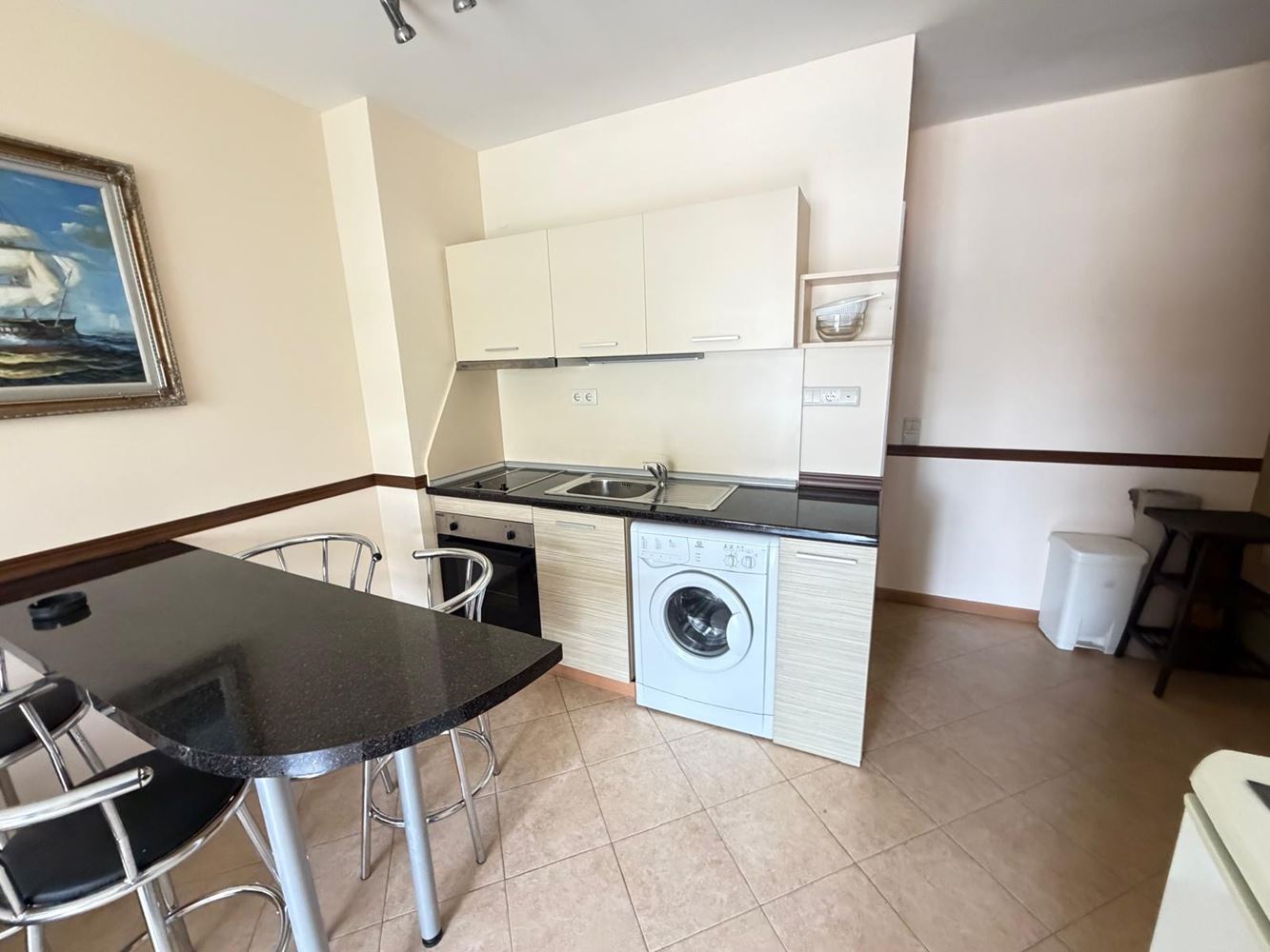 Просторен тристаен апартамент с директен излаз към собствен двор в Слънчев бряг – комфорт, лукс и уют