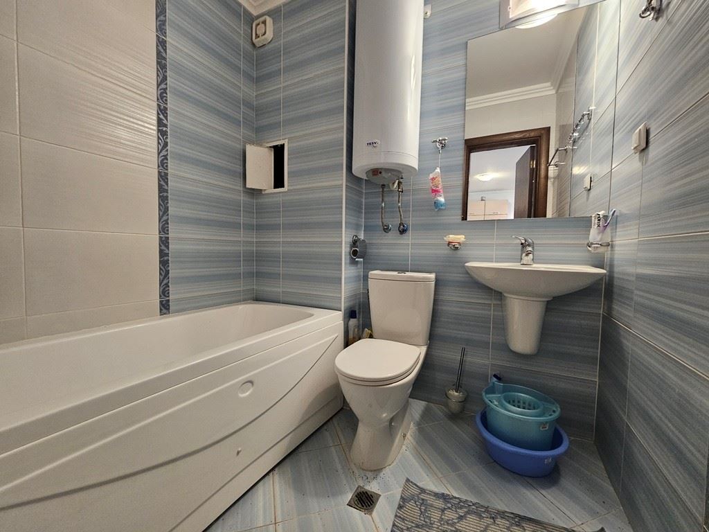 Лукс на първа линия – стилен апартамент с веранда, собствена градина и морска гледка в Свети Влас