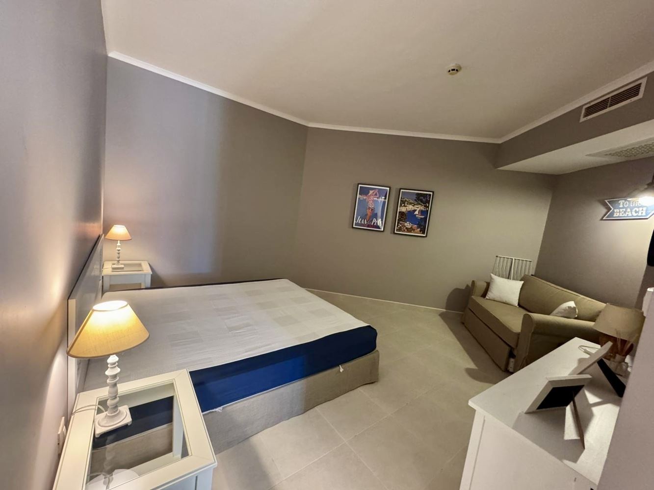 Луксозен двустаен апартамент в престижен комплекс на първа линия - комфорт, стил и безкрайни удобства