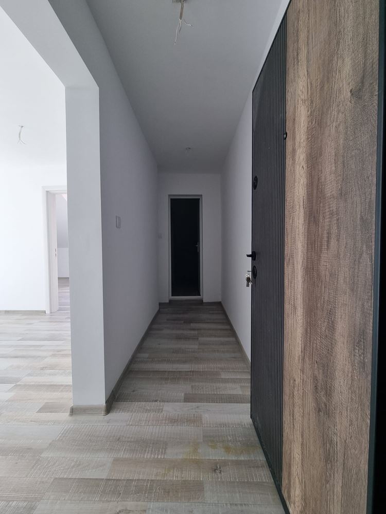 Светъл и модерен апартамент с отлична локация – съчетание на комфорт, природа и морски дух