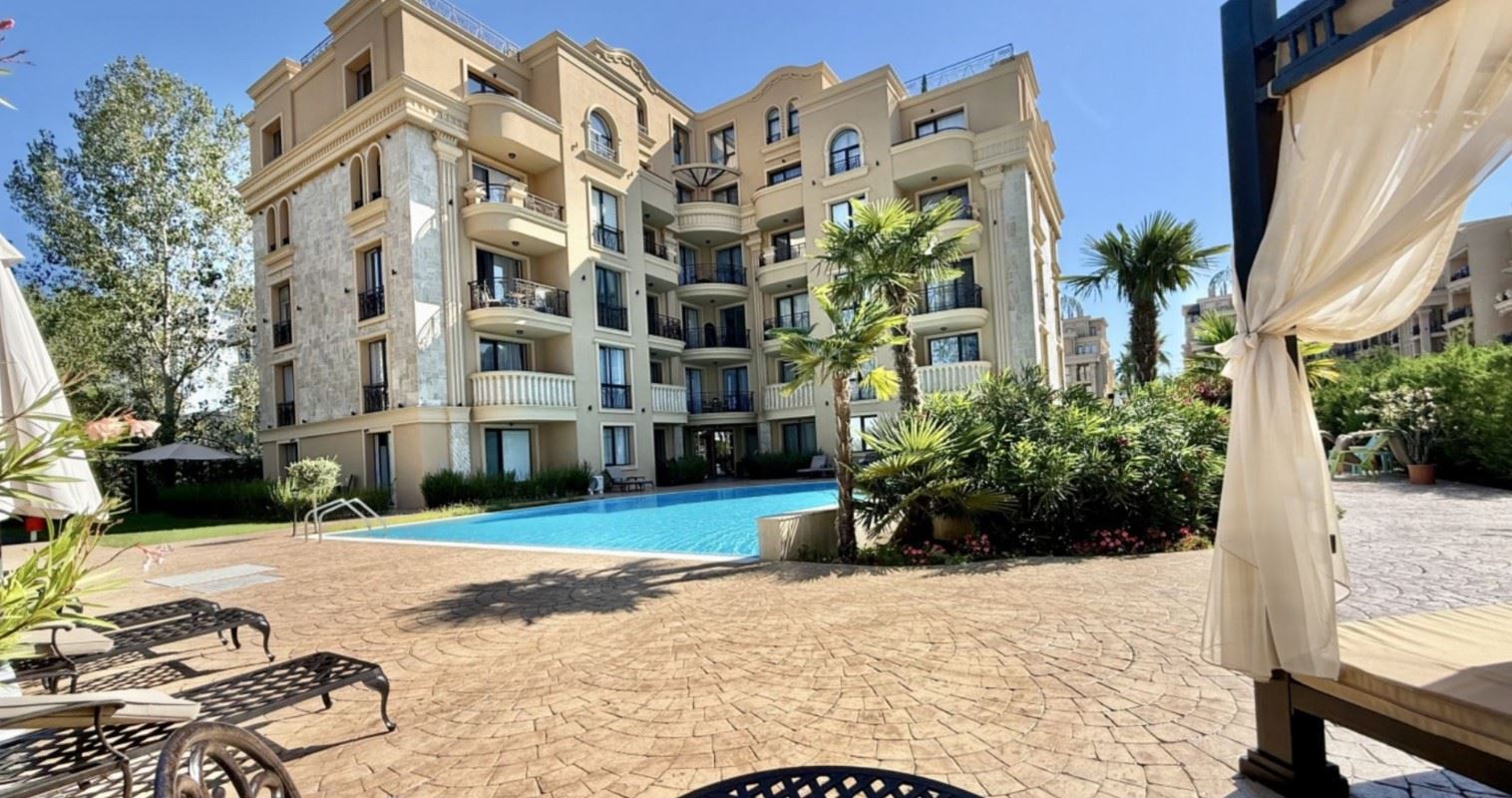 Пентхаус с впечатляваща тераса и панорамна гледка – стил и простор на последния етаж