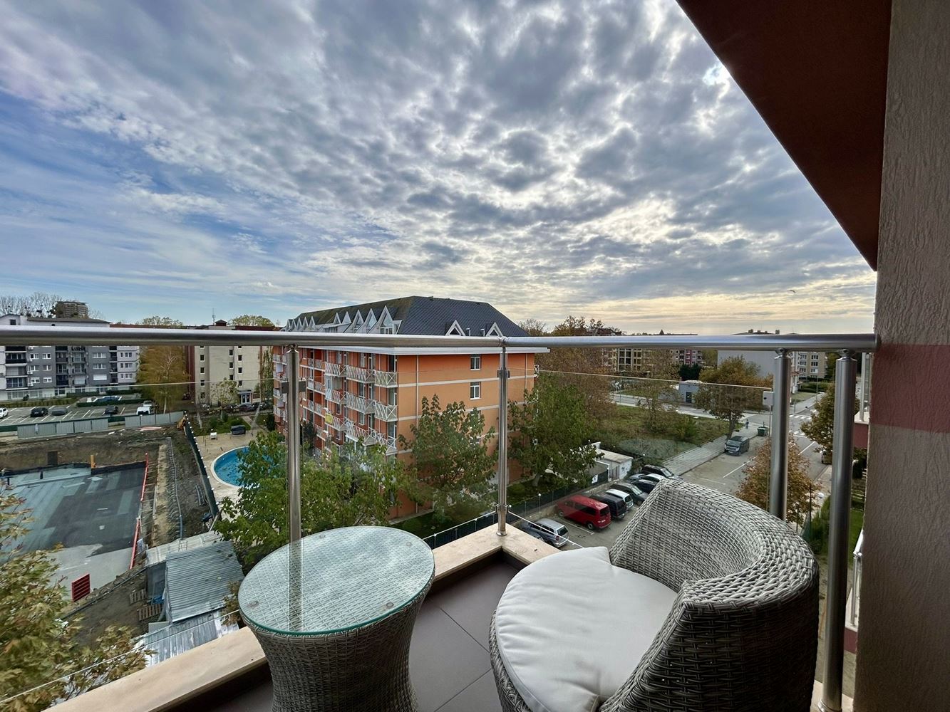 Модерно студио в престижен комплекс на Слънчев бряг – идеално за инвестиция и комфортен живот