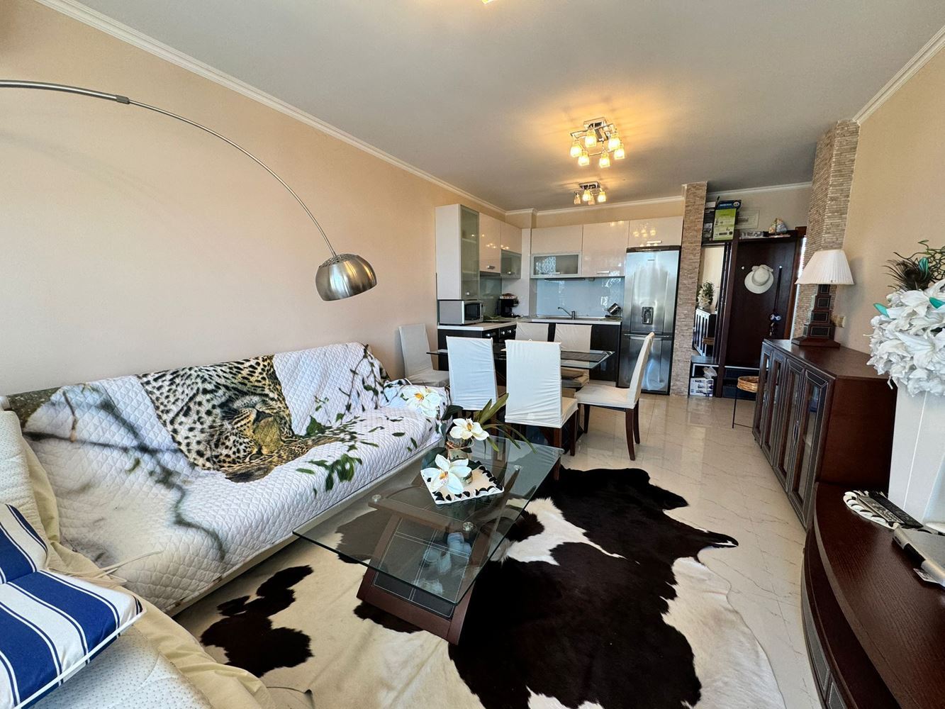 Стилен двустаен апартамент в елитен комплекс в сърцето на Свети Влас