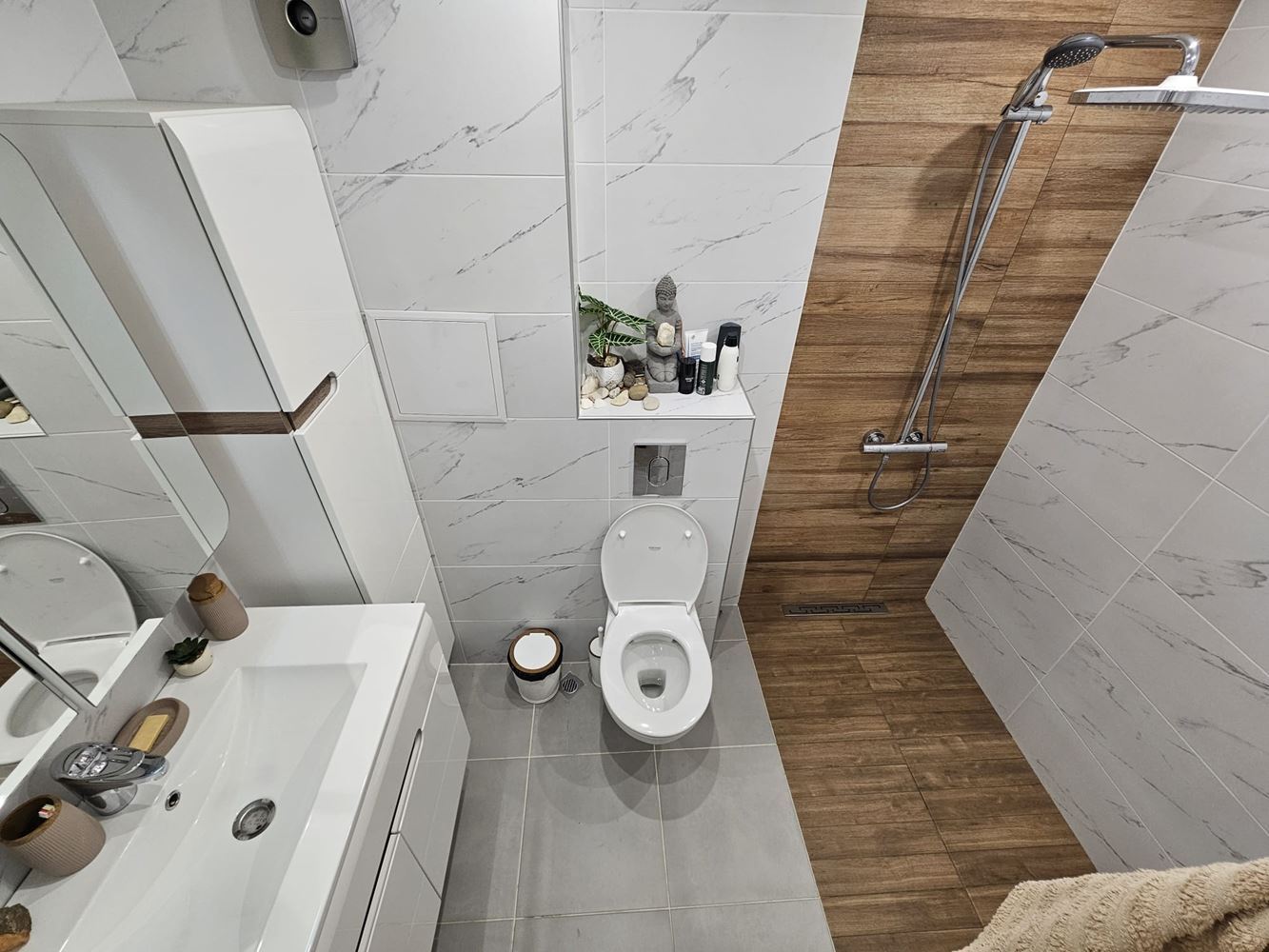 Просторен и светъл тристаен апартамент с две големи тераси в Меден Рудник – идеален за семейство или инвестиция