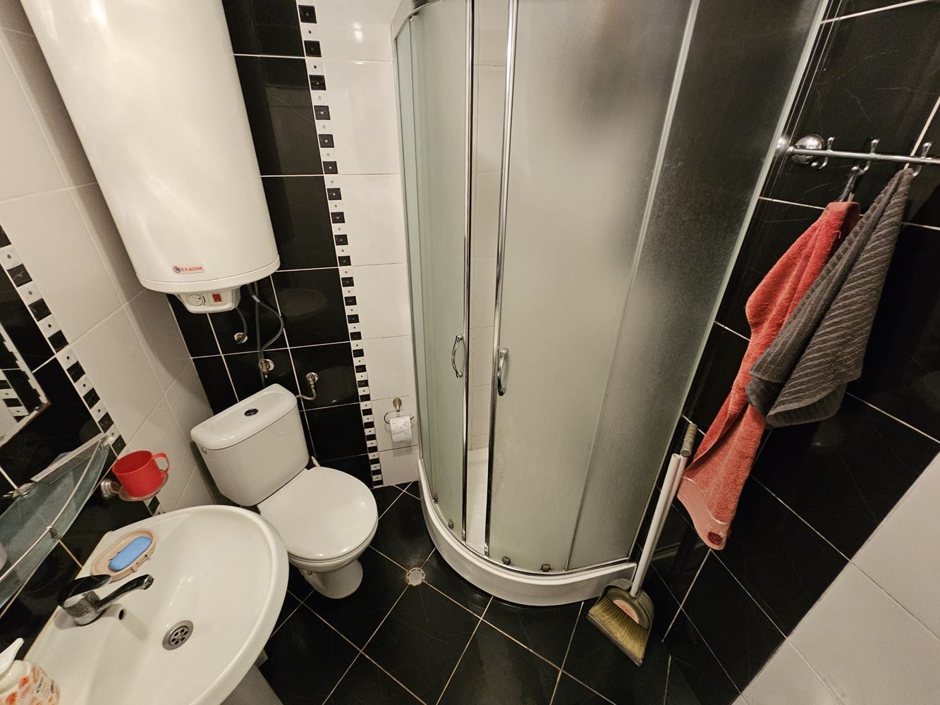 Студио с морска панорама в Свети Влас – с паркомясто и без такса поддръжка