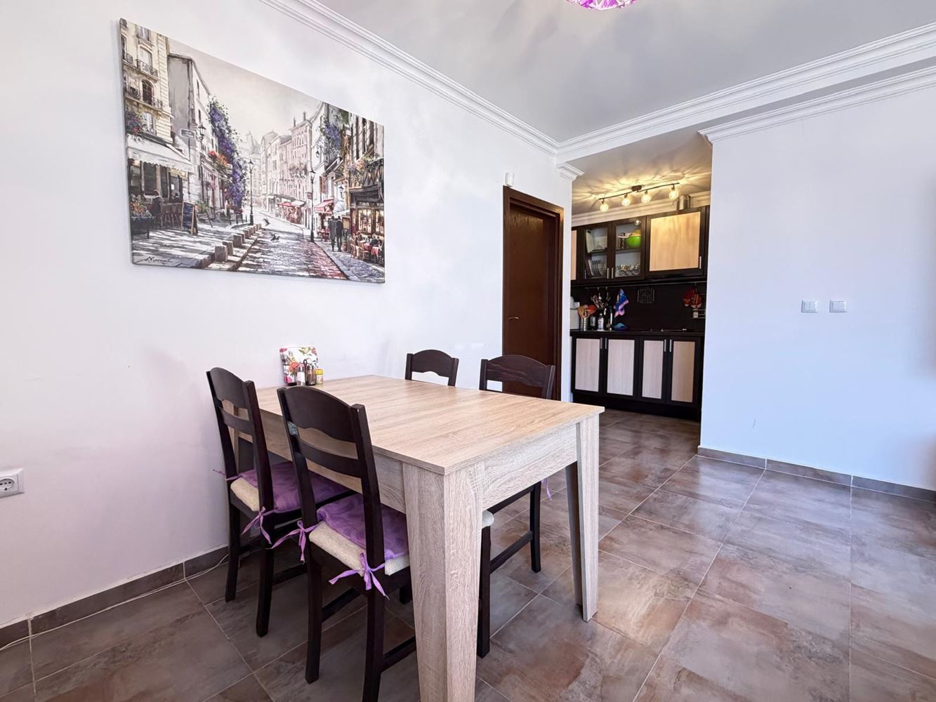 Комфортен двустаен апартамент с директен излаз към басейна – идеален за живеене и инвестиция