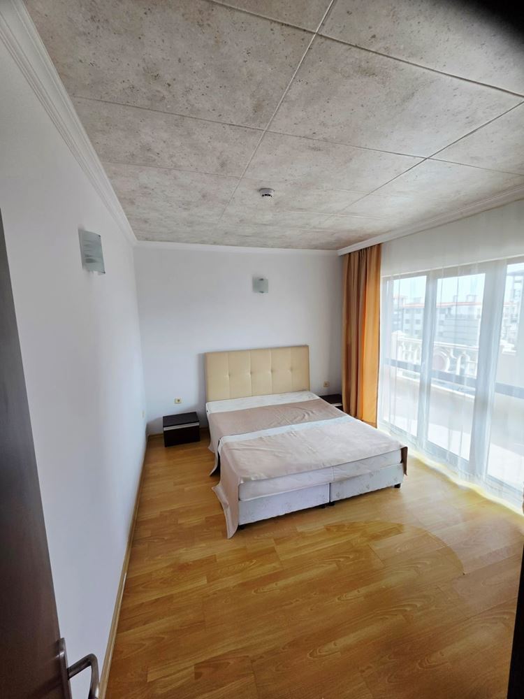 Двустаен апартамент с гледка море и Стария Несебър в Свети Влас